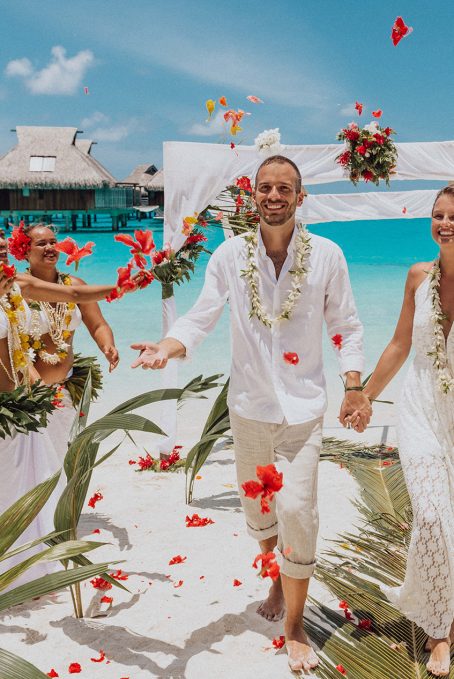 6.-Destination-Wedding-—-Conrad-Bora-Bora-Nui-2